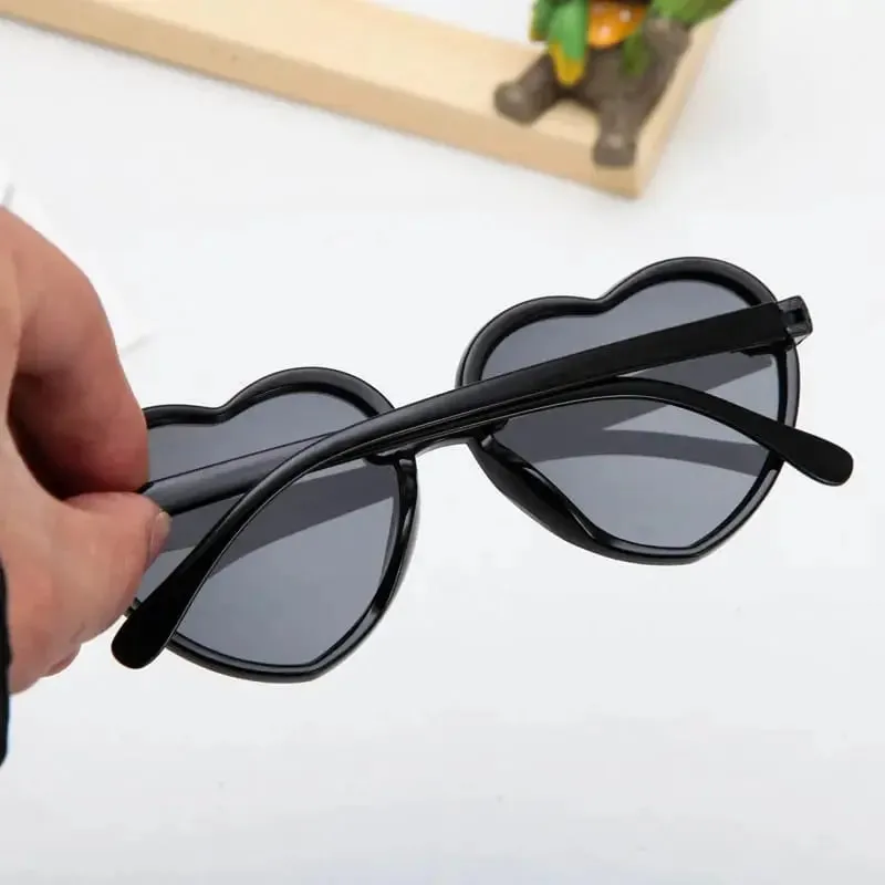 TRENDY HEART SUNGLASSES