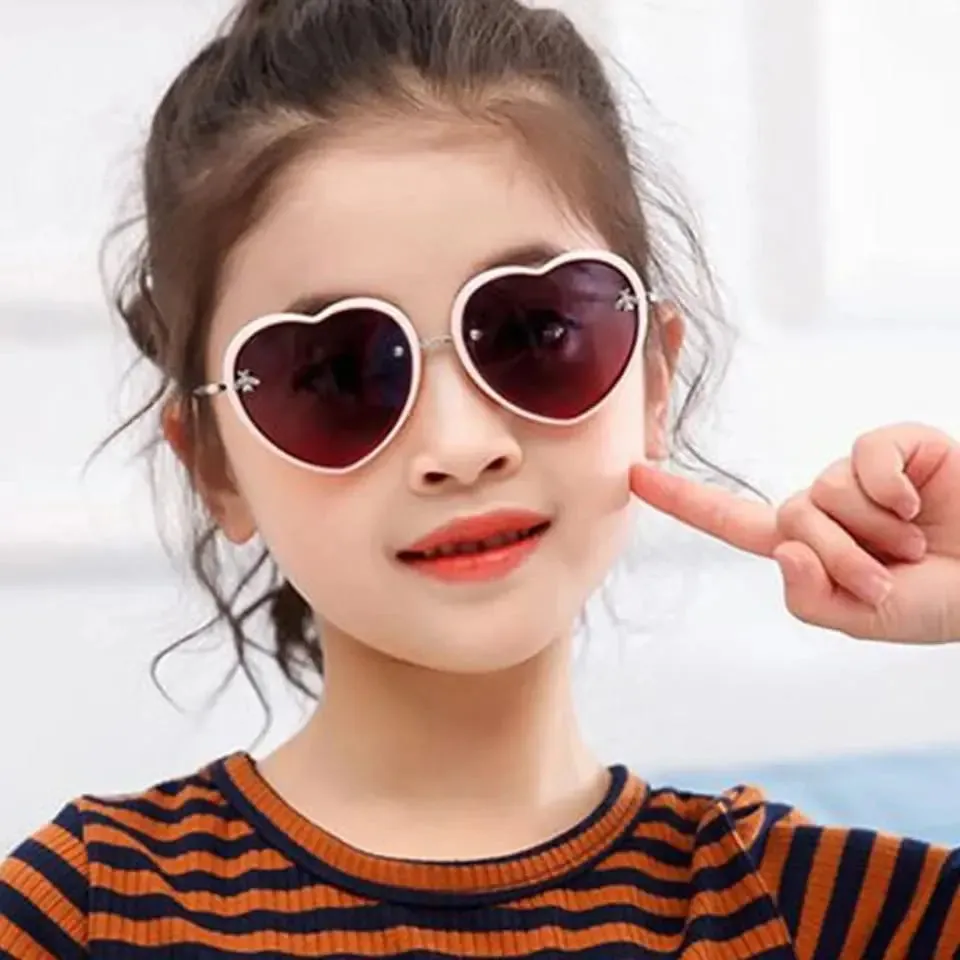 TRENDY HEART SUNGLASSES